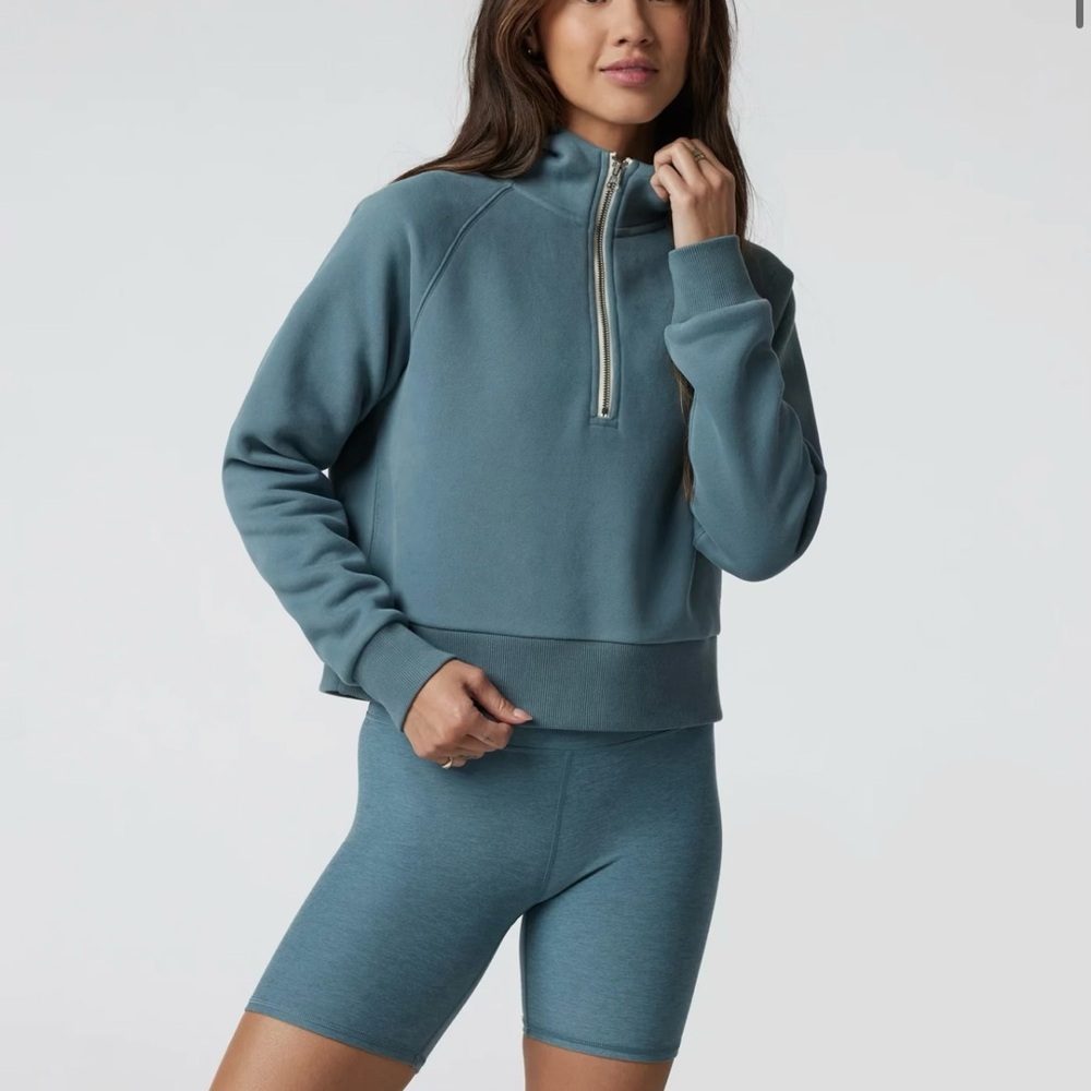 Vuori Women's Teal Half-Zip Sweatshirt